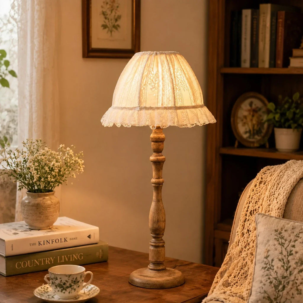 Vintage sengelampe i træ med stofskærm | Souliia