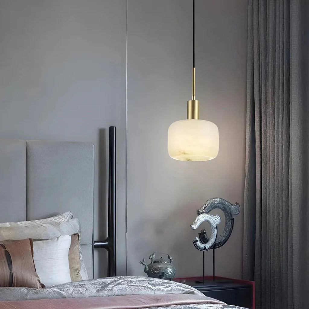 Velia minimalistisk agernformet alabastpendel | Souliia