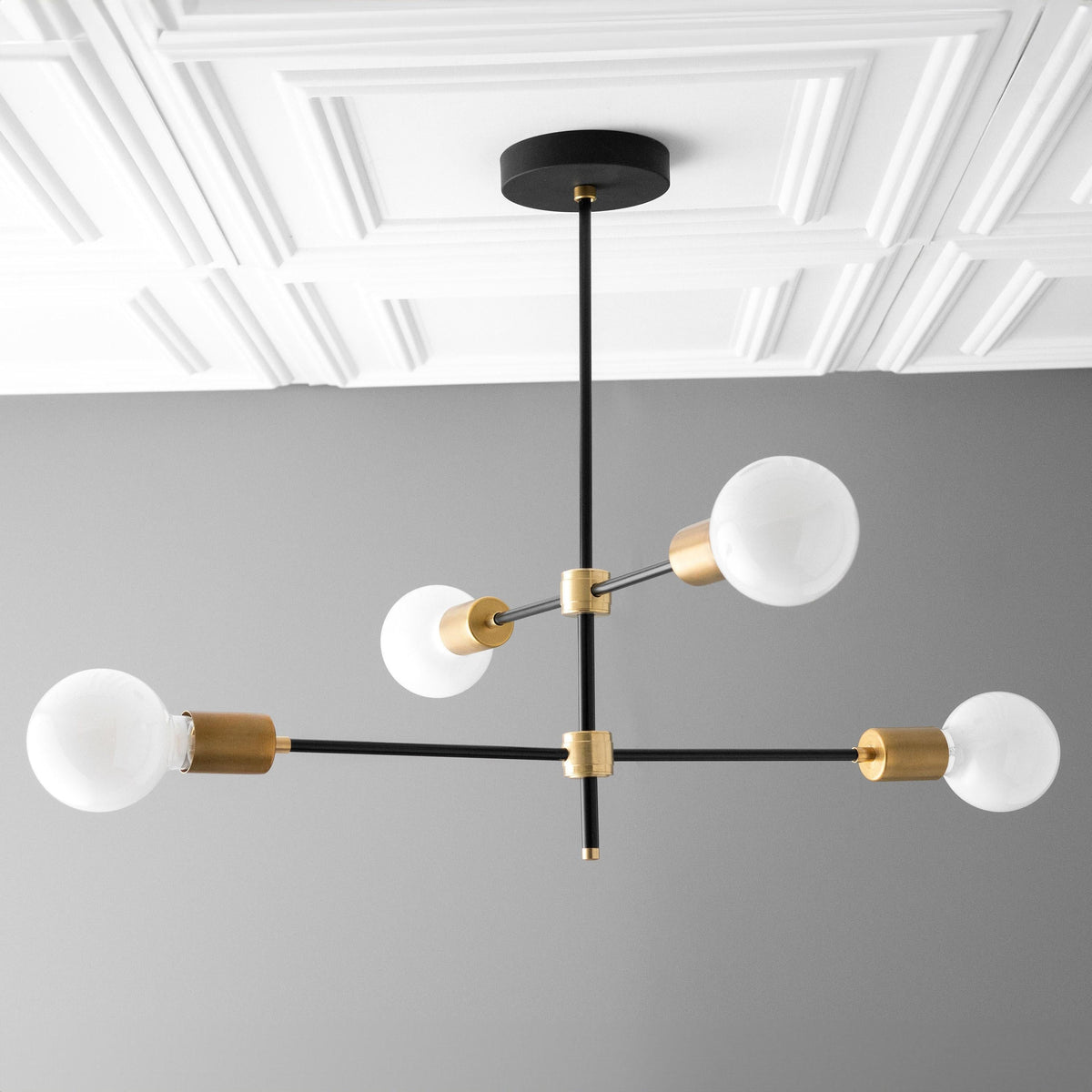 Lustră contemporană Mobilux Line cu glob și structură deschisă – iluminat decorativ cu înălțime reglabilă pentru hol | Souliia