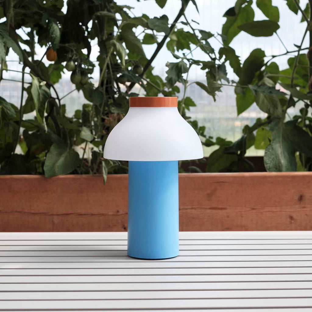 Moderní přenosná stolní lampa – minimalistické dobíjecí světlo pro použití v interiéru i exteriéru | Souliia