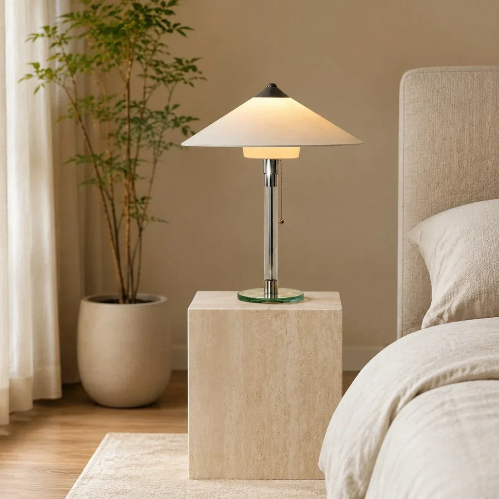 Minimalistisk bordlampe med snedækket bjergmotiv | Souliia