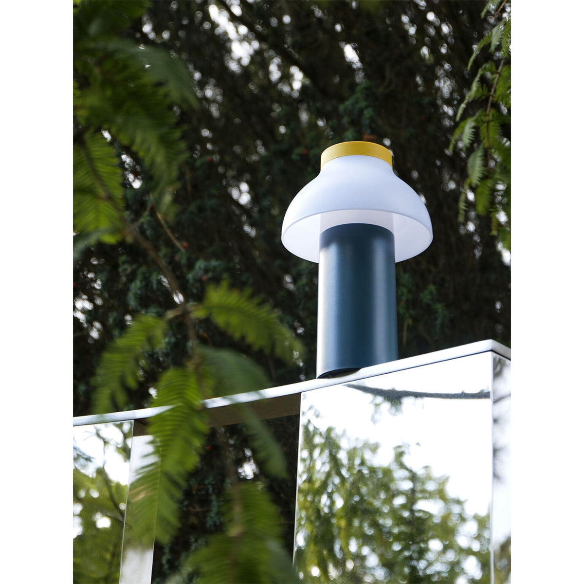 Moderní přenosná stolní lampa – minimalistické dobíjecí světlo pro použití v interiéru i exteriéru | Souliia