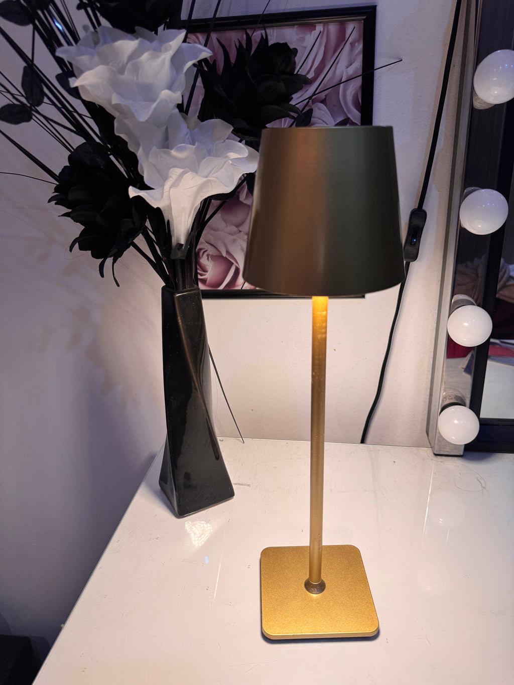 HaloLux Cordless LED Table Lamp – Dimmable Touch Controls, Rechargeable
