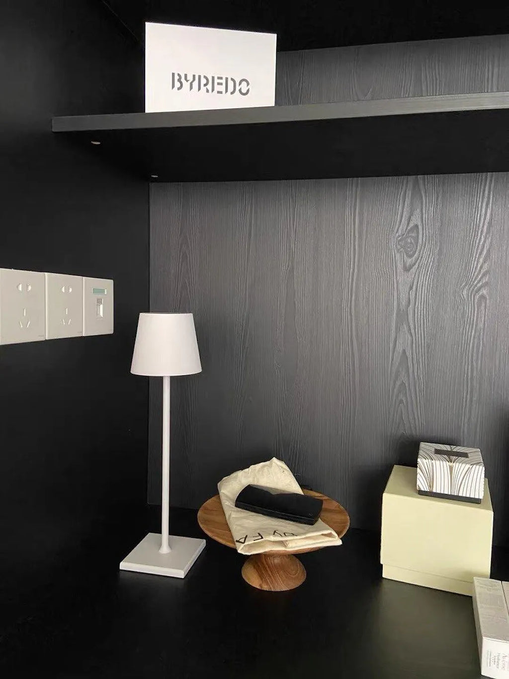 HaloLux Cordless LED Table Lamp – Dimmable Touch Controls, Rechargeable