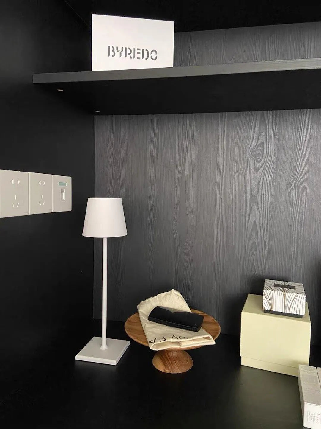 HaloLux Cordless LED Table Lamp – Dimmable Touch Controls, Rechargeable