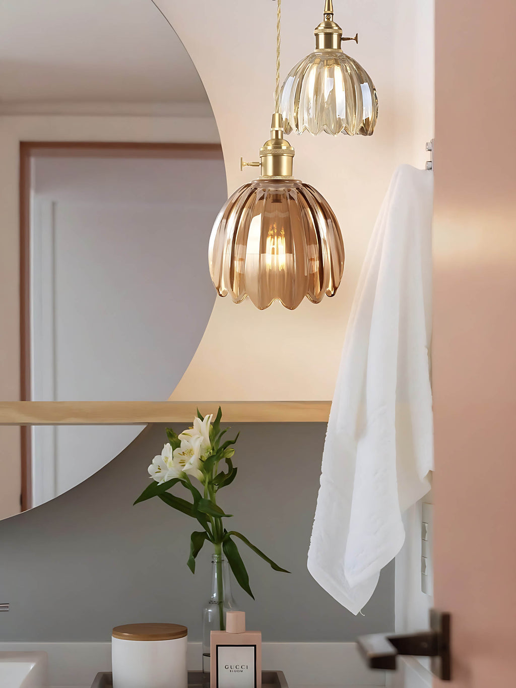 Verdoma vintage blomsterpendel i glas til spise- og læseområder | Souliia