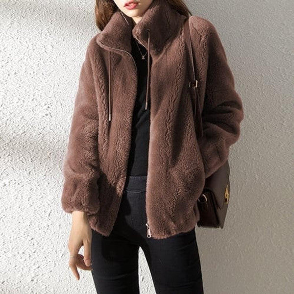 Giacca imbottita in pelliccia con collo alto — cappotto invernale oversize fatto a mano