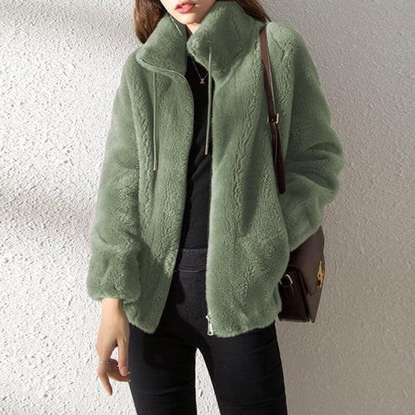 Giacca imbottita in pelliccia con collo alto — cappotto invernale oversize fatto a mano