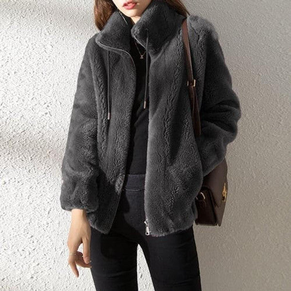 Giacca imbottita in pelliccia con collo alto — cappotto invernale oversize fatto a mano
