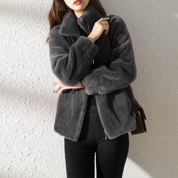 Giacca imbottita in pelliccia con collo alto — cappotto invernale oversize fatto a mano
