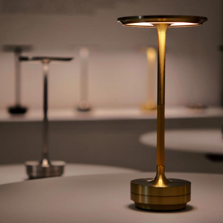 Přenosná bezdrátová stolní lampa - dotykový senzor, nastavitelná intenzita světla