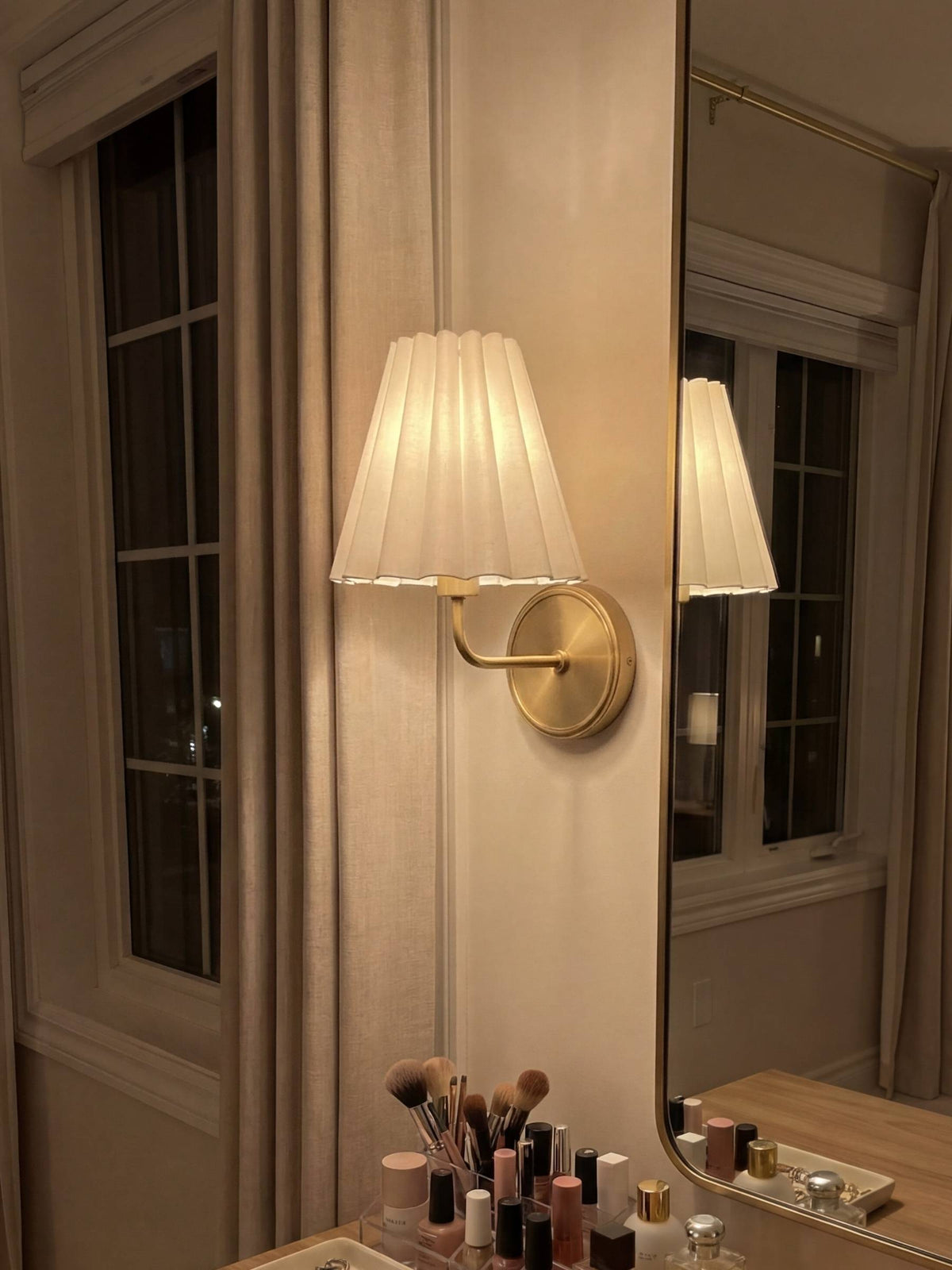 Ruffmeto Textured Pleated Fabric Modern Wall Light for Living Rooms | Souliia