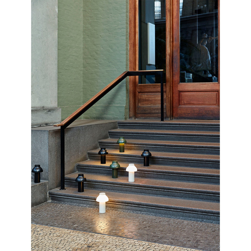 Moderní přenosná stolní lampa – minimalistické dobíjecí světlo pro použití v interiéru i exteriéru | Souliia
