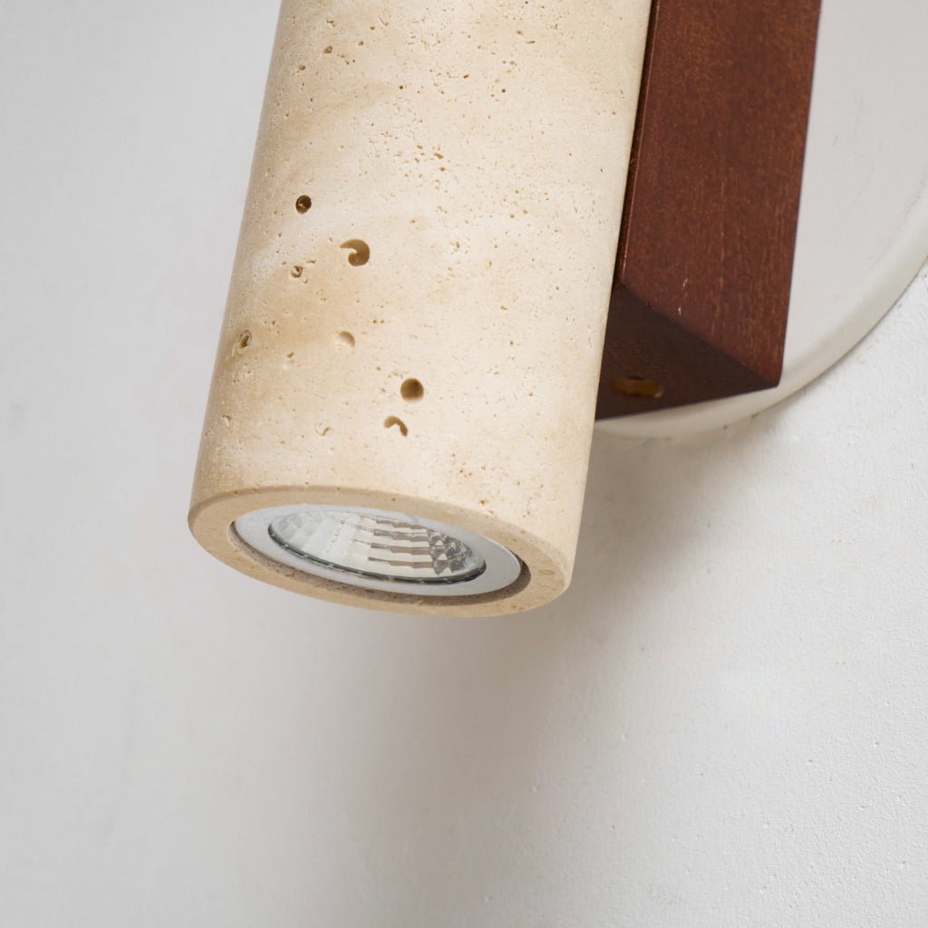 Moderne skulpturale Metallwandleuchte – Minimalistische Wandleuchte für Schlafzimmer, Wohnzimmer und Flur | Souliia
