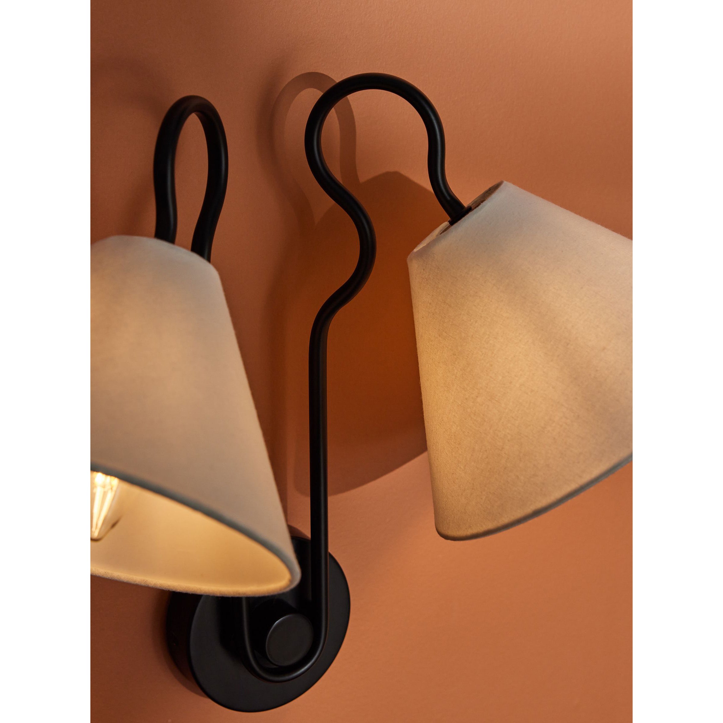 Madelyn Wall Lamp | Souliia