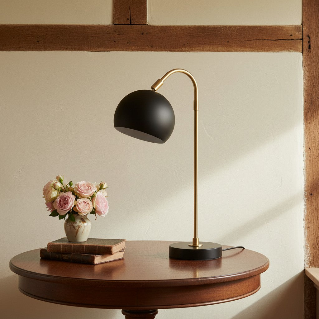 Ornato Luxe moderne dekorativ bordlampe – stilfuld belysning til hjemmet | Souliia