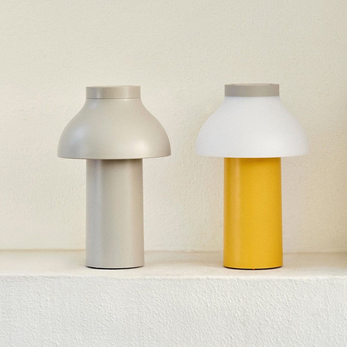 Moderní přenosná stolní lampa – minimalistické dobíjecí světlo pro použití v interiéru i exteriéru | Souliia