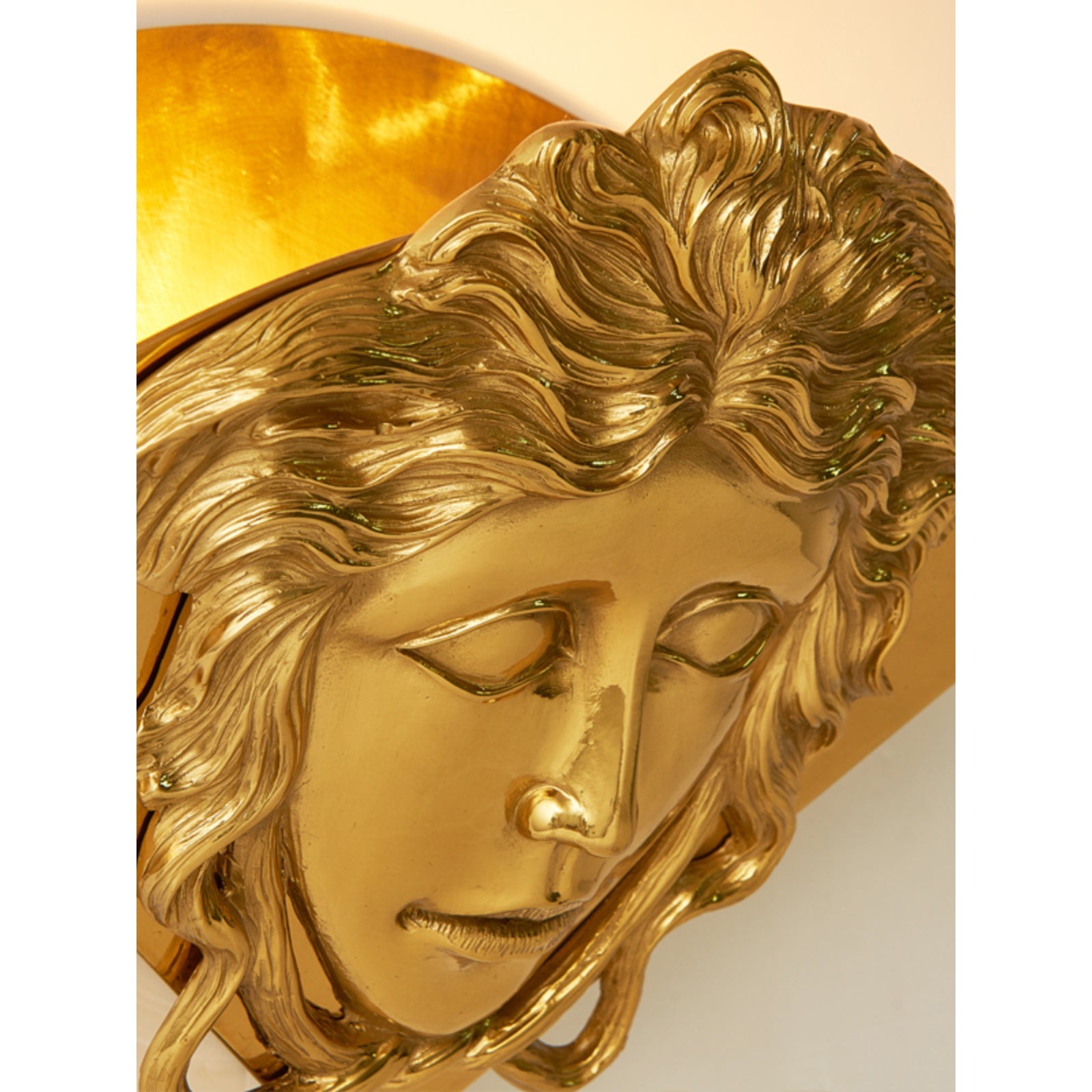 Sphinx Brass Wall Lamp | Souliia