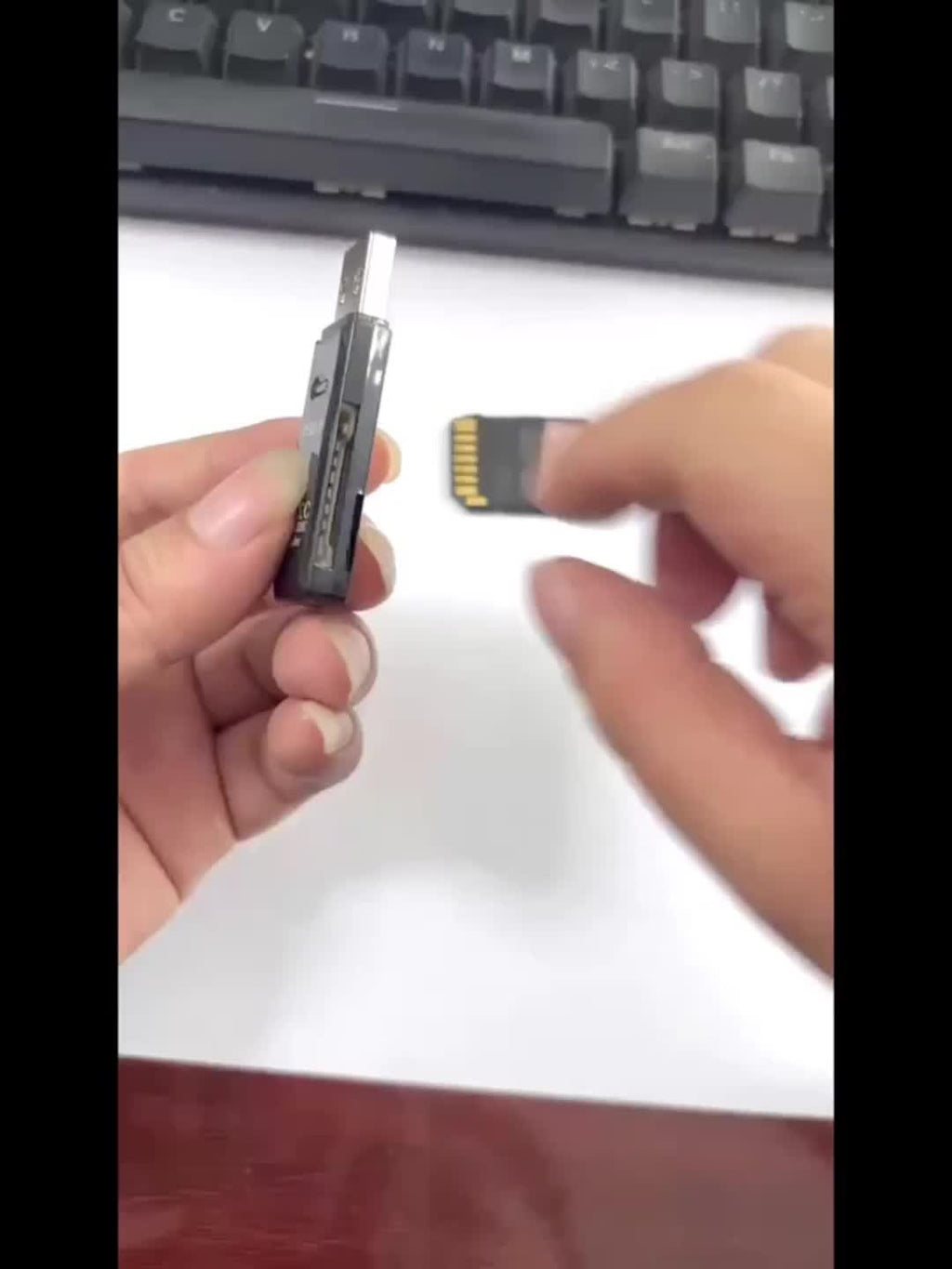 SD and MicroSD Card Reader with USB 3.0 Connectivity - Souliia