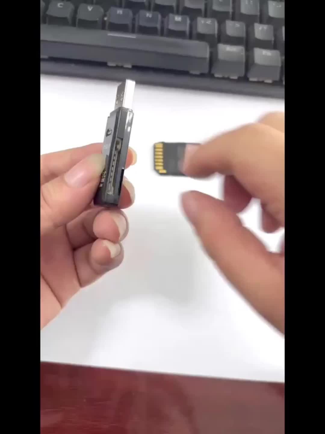 SD and MicroSD Card Reader with USB 3.0 Connectivity - Souliia