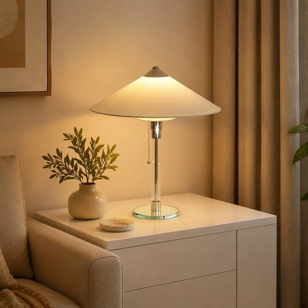 Minimalistisk bordlampe med snedækket bjergmotiv | Souliia