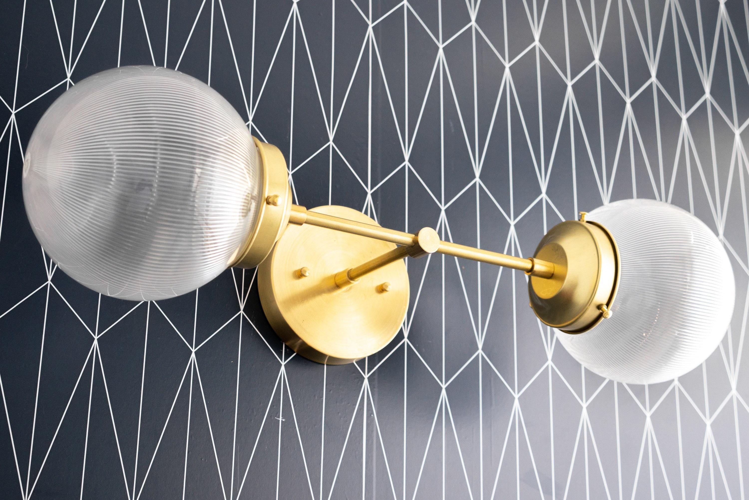 Lumio Globe moderne doppelte Waschtisch-Wandleuchte – Übergangsbeleuchtung für Bad & Flur | Souliia