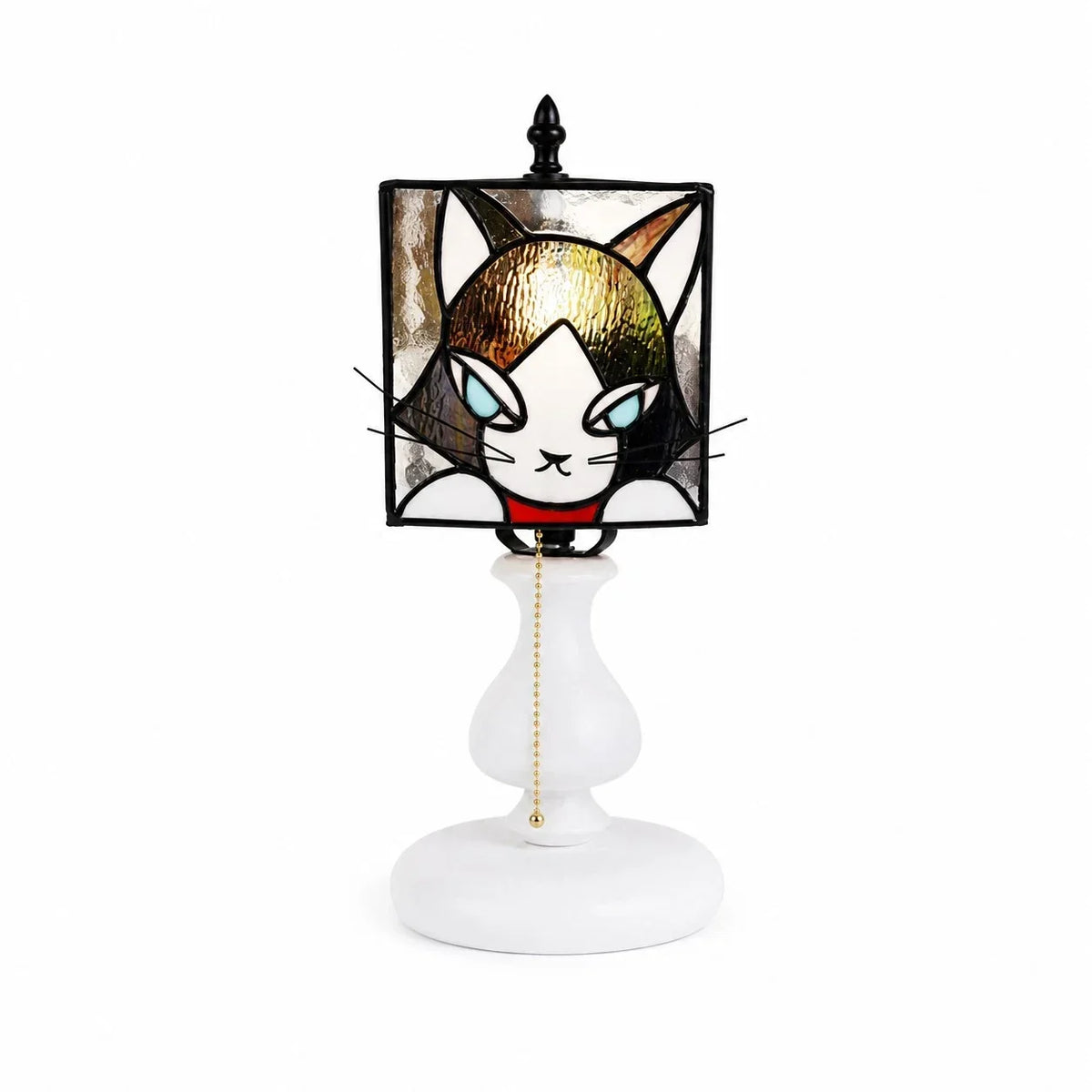 Finurlig bordlampe i farvet glas med kattemotiv | Souliia