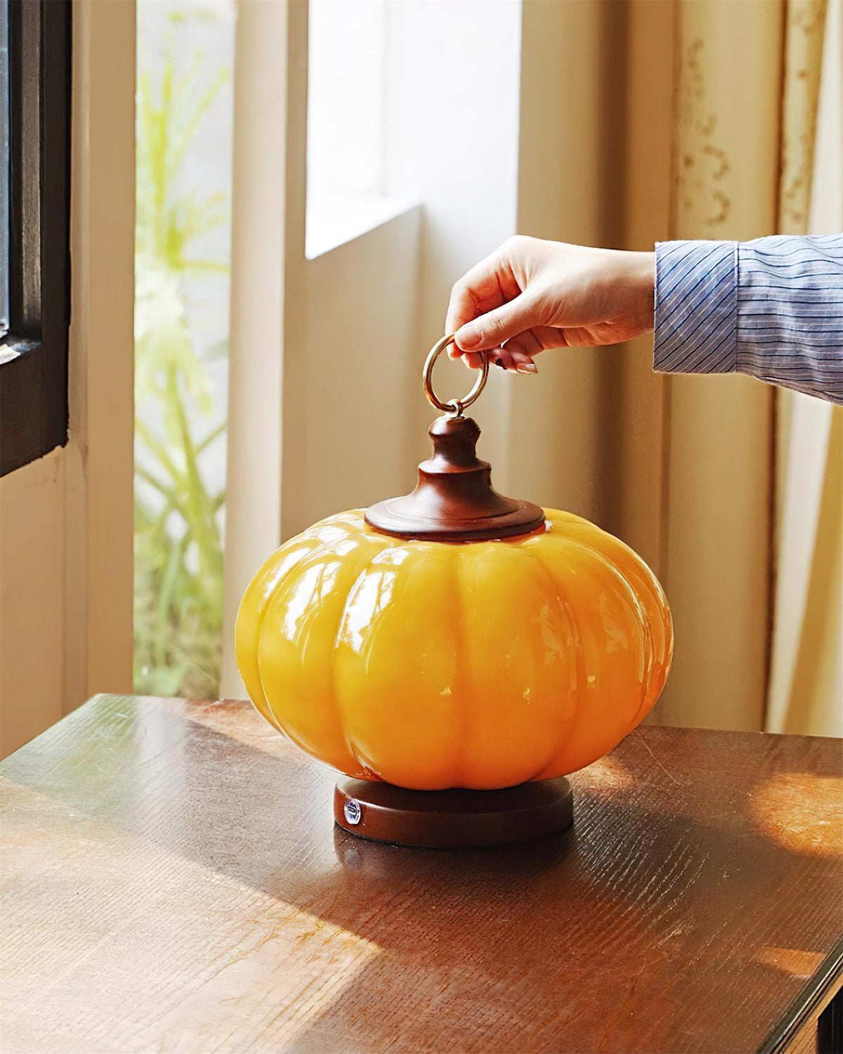 Pumpkin Glass Table Lamp | Souliia