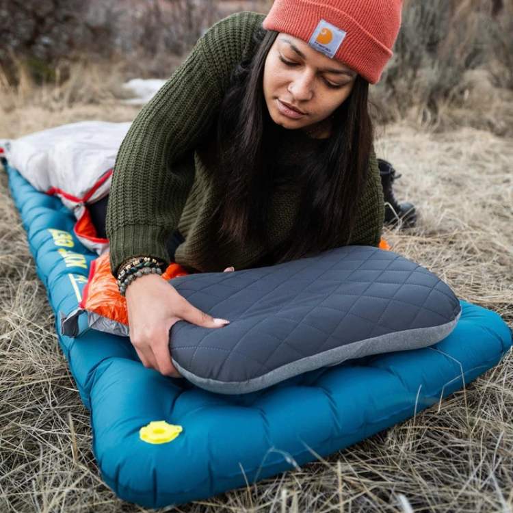 Travel-Friendly Inflatable Pillow for Camping Use - Souliia