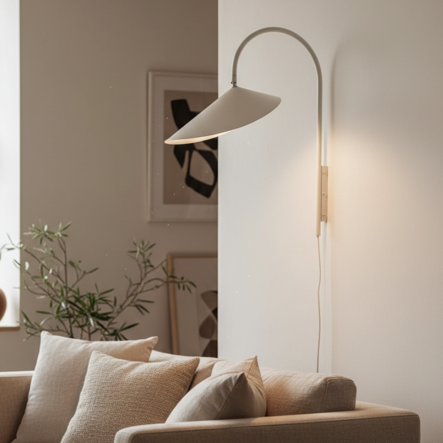 Swivora Verstellbare Wandleuchte – Elegante Schwenkarmlampe aus Metall für Büro und Küche N09 | Souliia