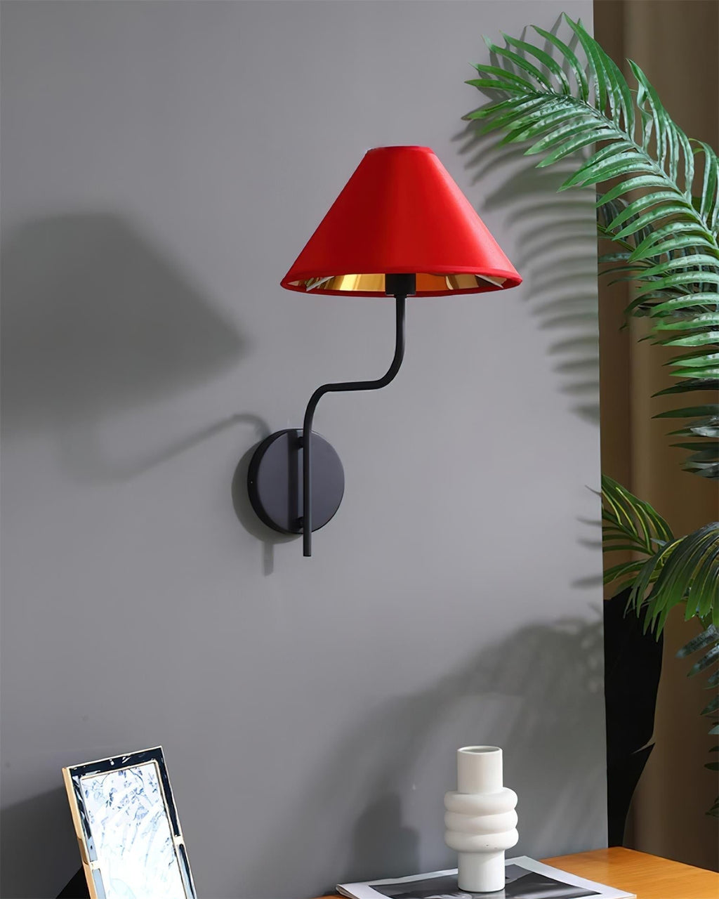 Scarlet Wall Lamp | Souliia