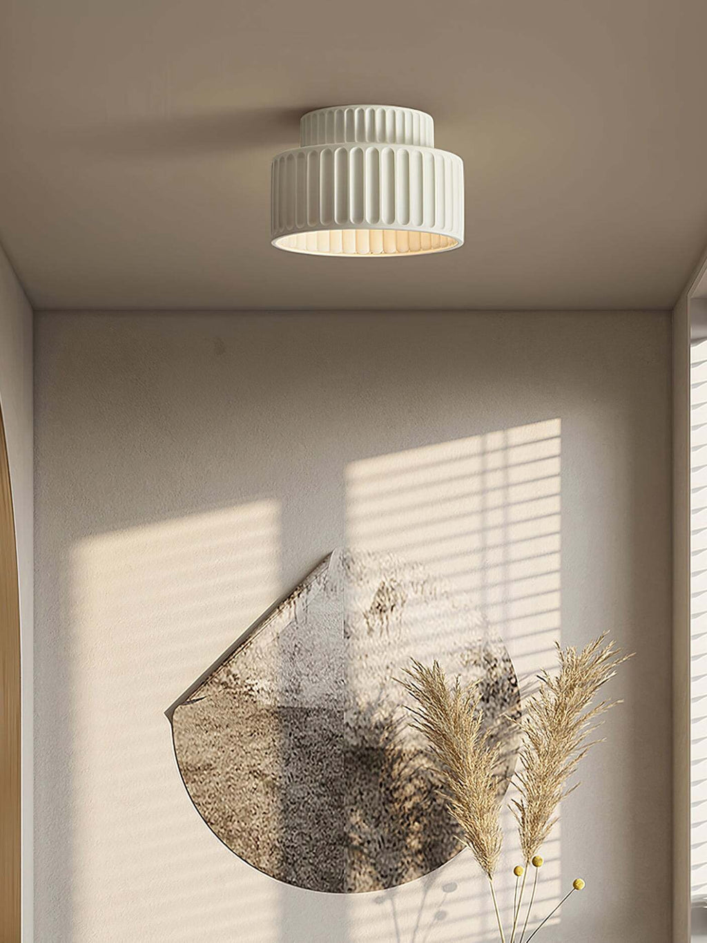 Hartsikattovalaisin – wabi-sabi-tyylinen beigenvärinen pinta-asennettava valaisin pohjoismaiseen sisustukseen | Souliia