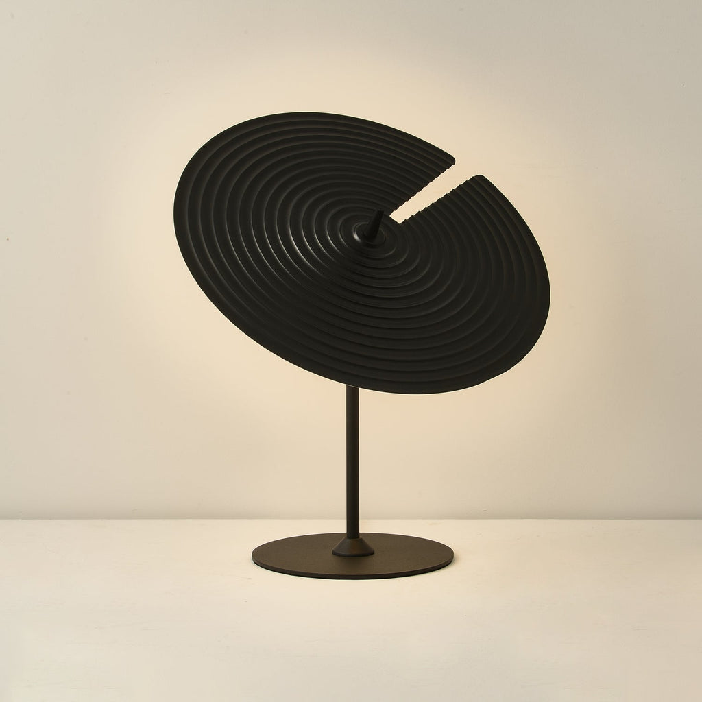 Moderne klassisk pladespiller-bordlampe M31 | Souliia
