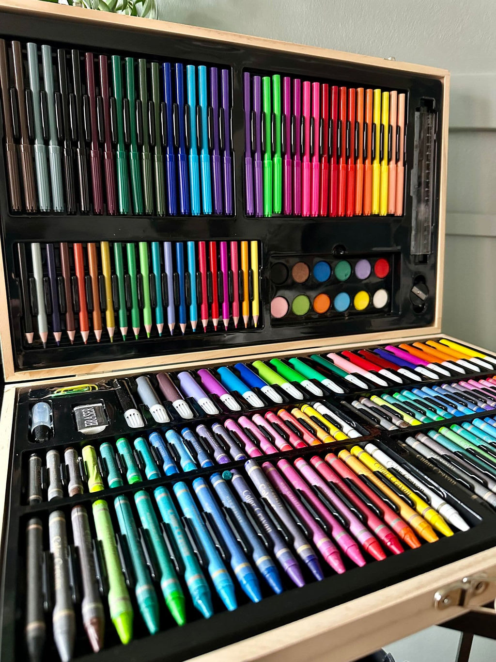 Unleash Your Creativity with 180 Colors and Tools - Souliia