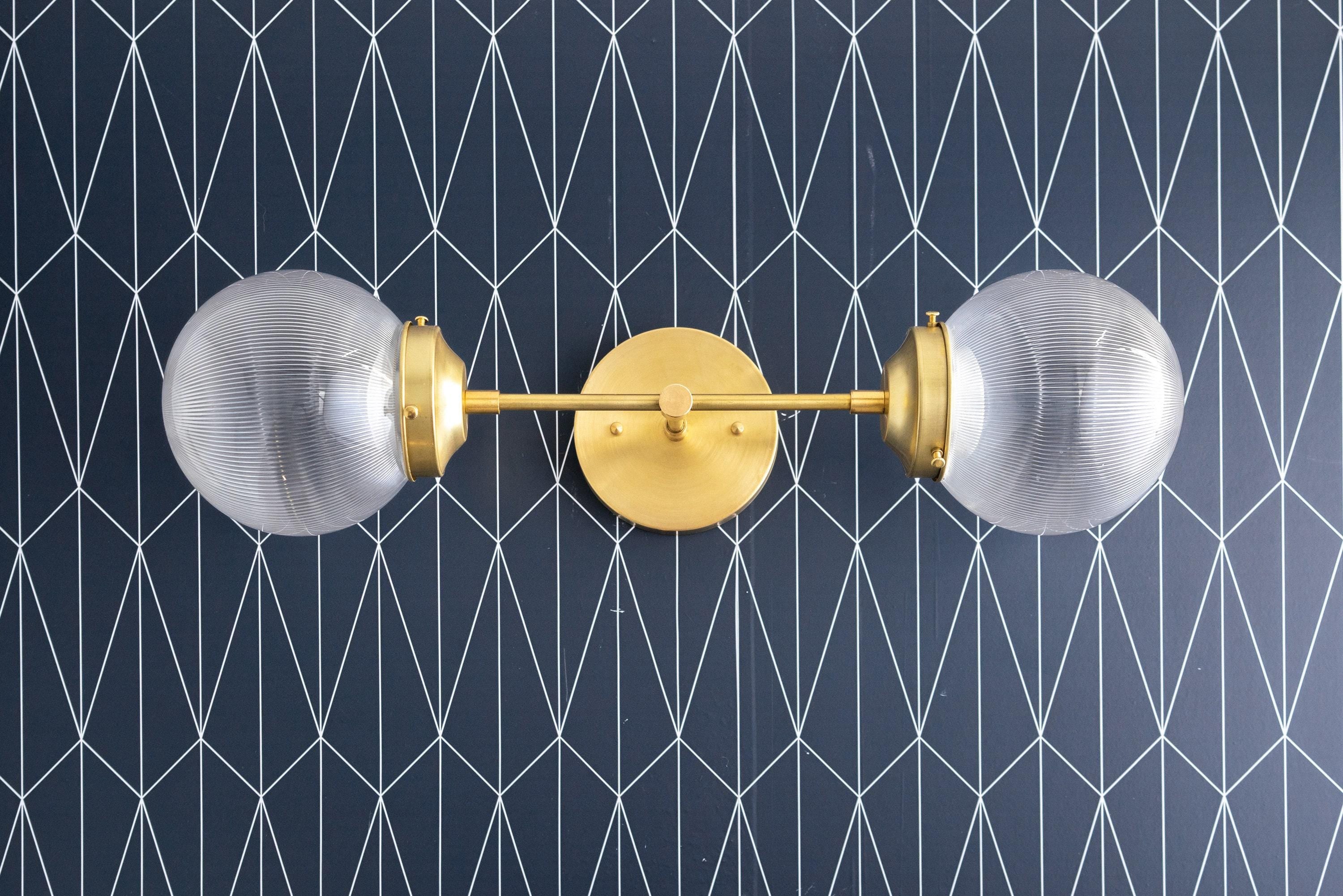 Lumio Globe moderne doppelte Waschtisch-Wandleuchte – Übergangsbeleuchtung für Bad & Flur | Souliia