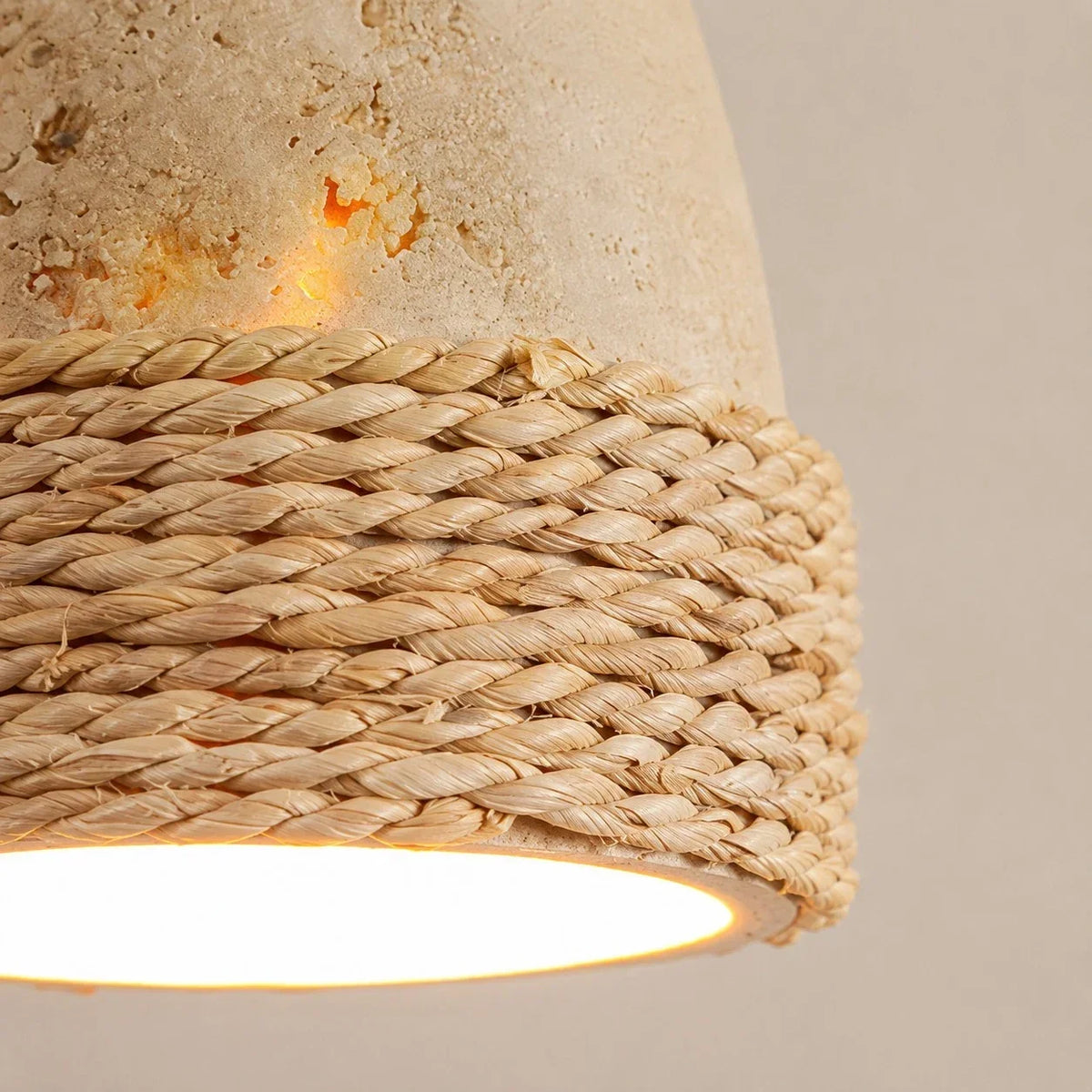 Lampada a sospensione in pietra intrecciata in stile wabi-sabi con opzioni a una o tre luci | Souliia