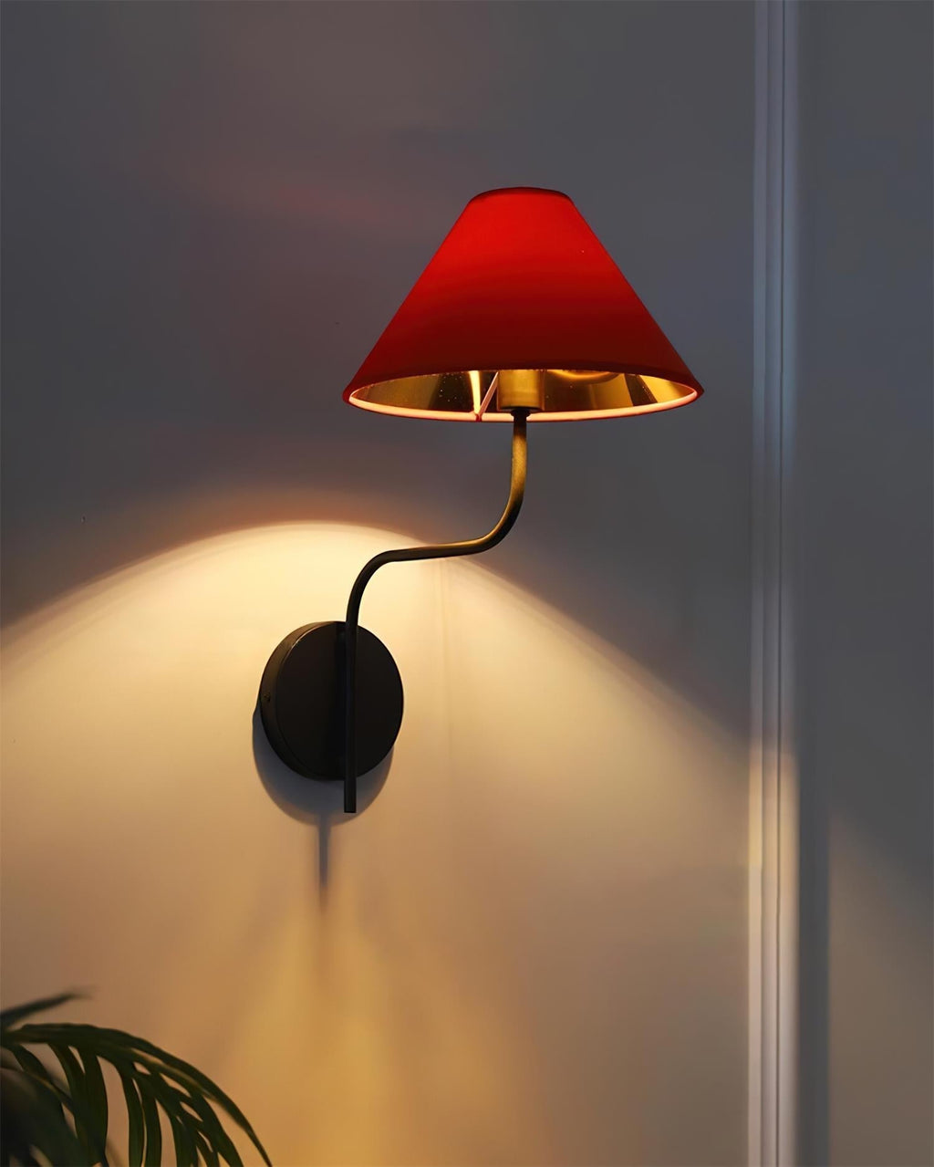 Scarlet Wall Lamp | Souliia