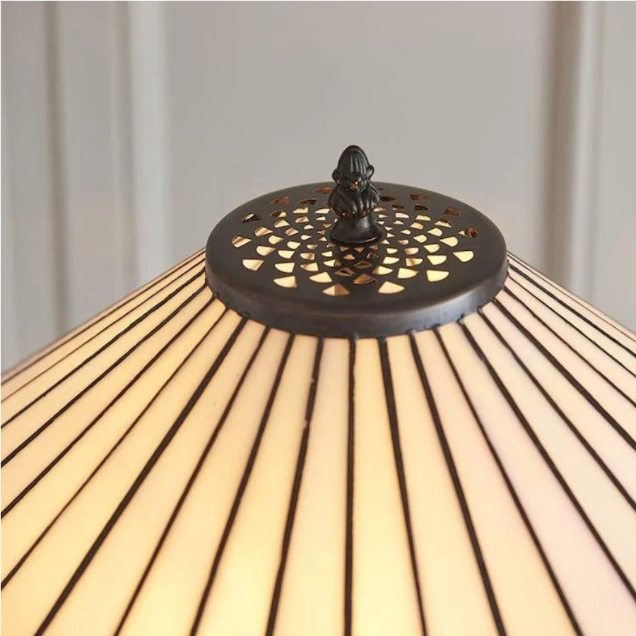 TiffStar Kunstglas Stehleuchte mit Ornamentmuster-Schirm – Stehlampe für Wohnzimmer | Souliia