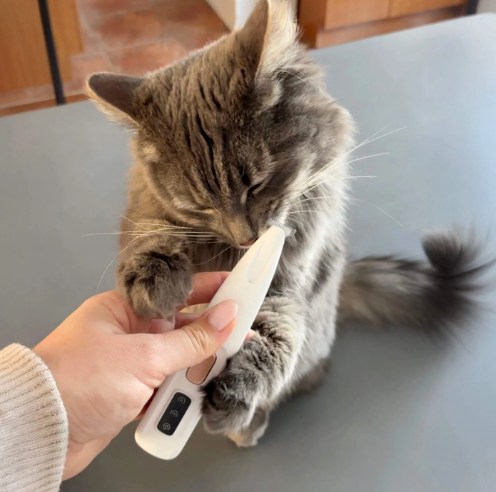 VelvetPaw — Une tonte facile pour des animaux toujours calmes et sereins - Souliia