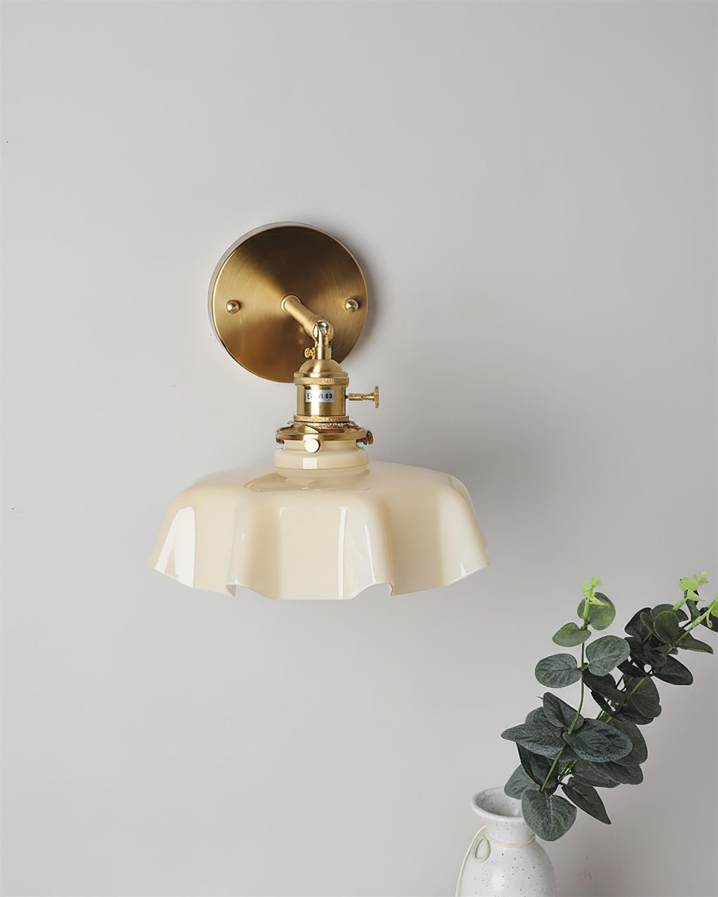 Rockige Wandlampe mit Rocksaum | Souliia