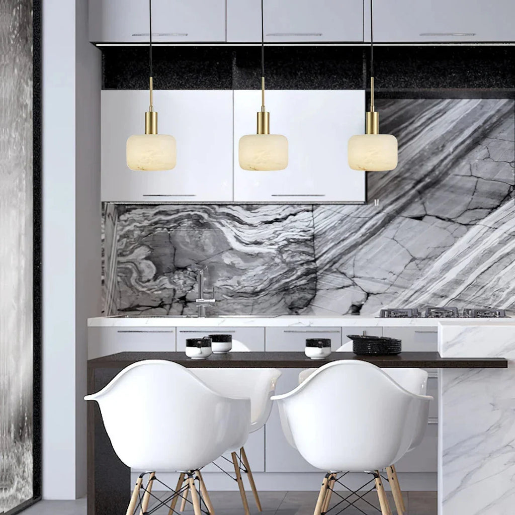 Velia minimalistisk agernformet alabastpendel | Souliia