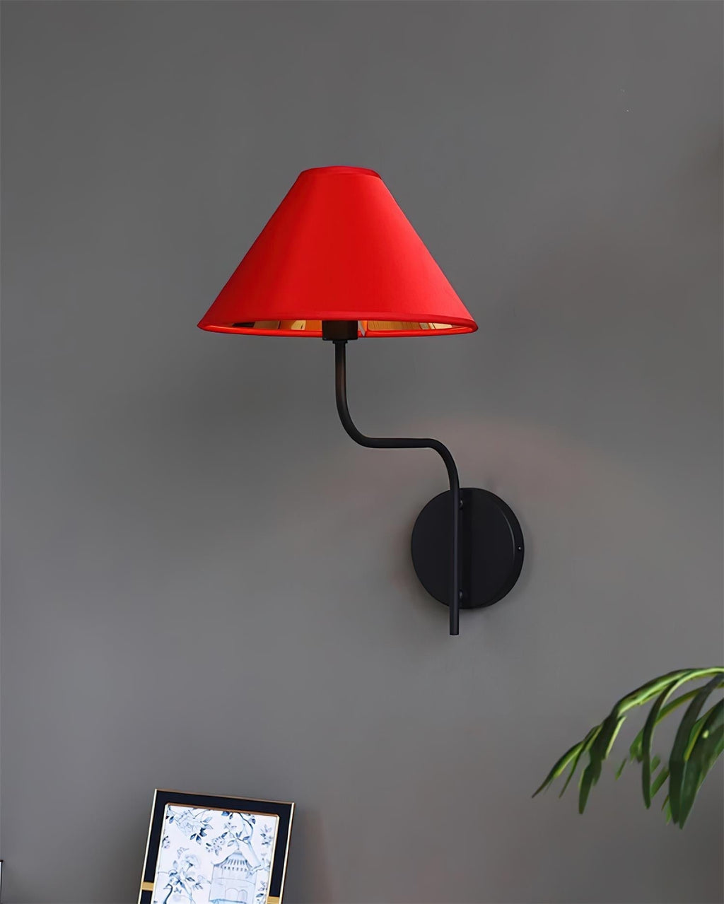 Scarlet Wall Lamp | Souliia