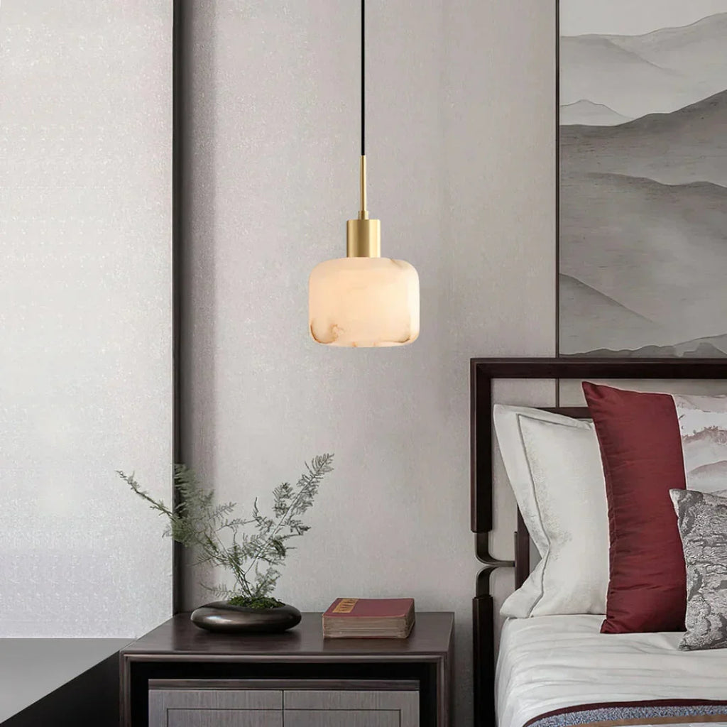 Velia minimalistisk agernformet alabastpendel | Souliia