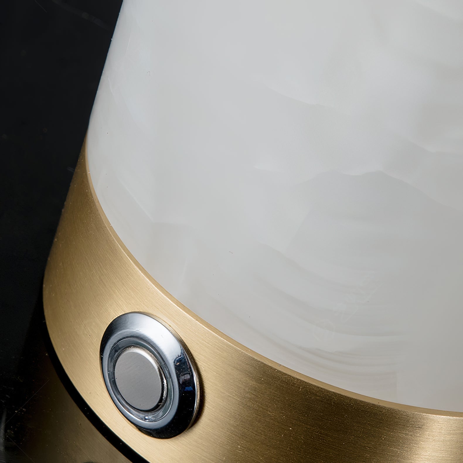 Totem Alabaster Table Lamp (built-in battery) | Souliia