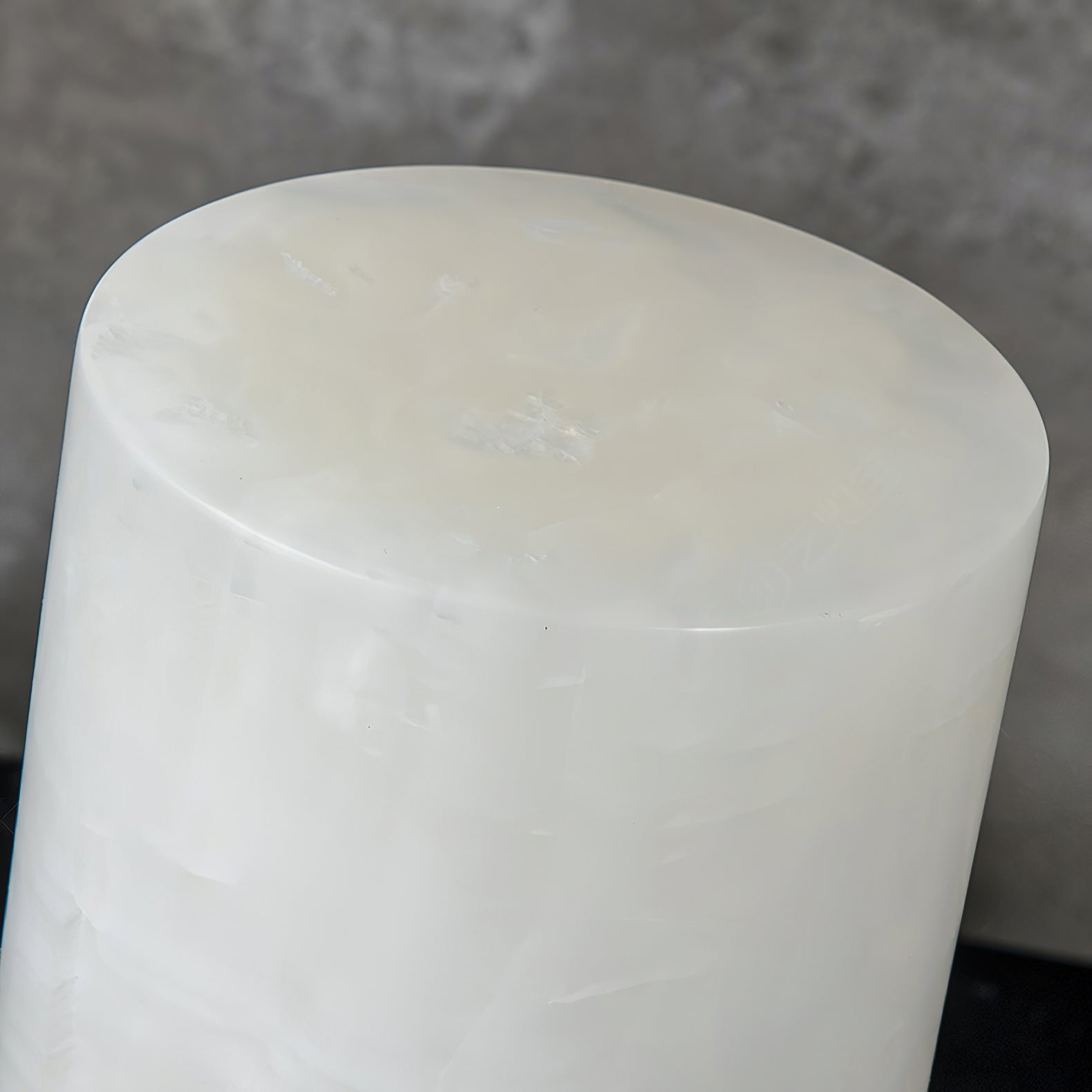 Totem Alabaster Table Lamp (built-in battery) | Souliia