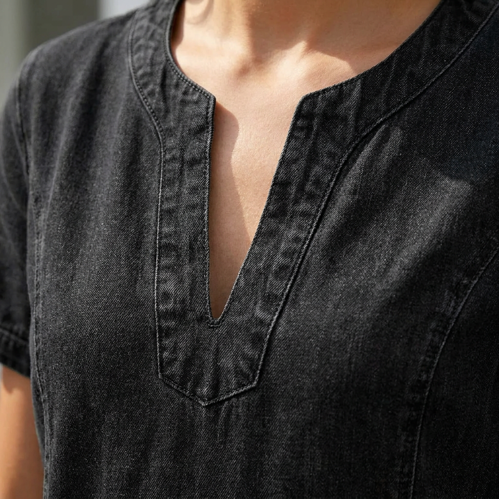 VelouraDenim – Robe décontractée en jean à col en V avec grandes poches avant - Souliia