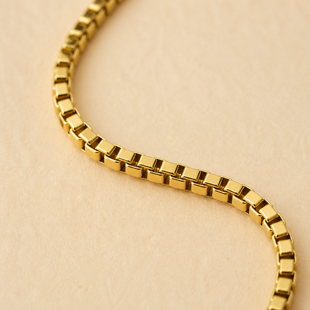 ViraLuxe – Asymmetric Pearl-and-Chain Gold Necklace & Bracelet Set - Souliia