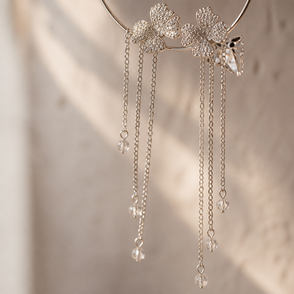 ZephyraLuxe – Manchette d'oreille papillon en zircon avec pampilles à chaîne - Souliia