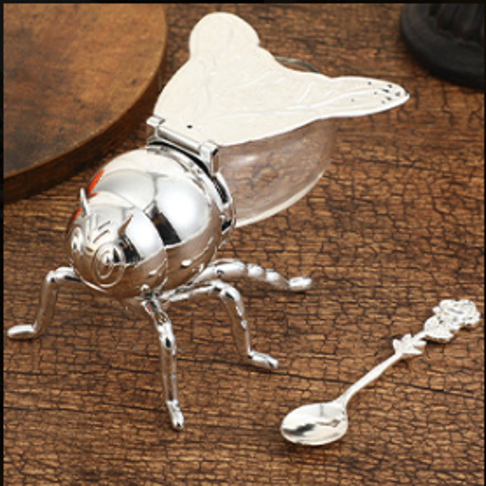 Transform Your Kitchen into a Stylish Honey Paradise Full of Charm and Order - Souliia